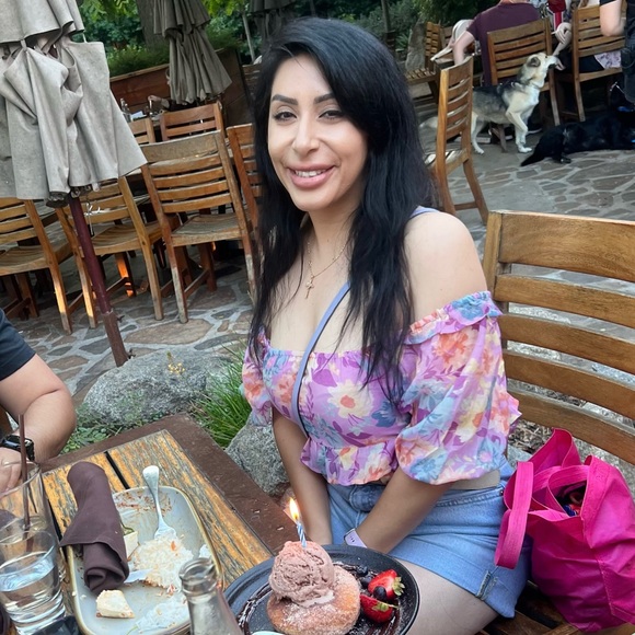 Welcome to my closet!! Meet your Posher, Claudia - Picture 3 of 7